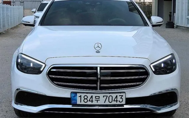 인천중고차위탁판매 E-클래스 W213 E300e 4MATIC 익스클루시브 매물 사진 7 - 2023/05 22,040km